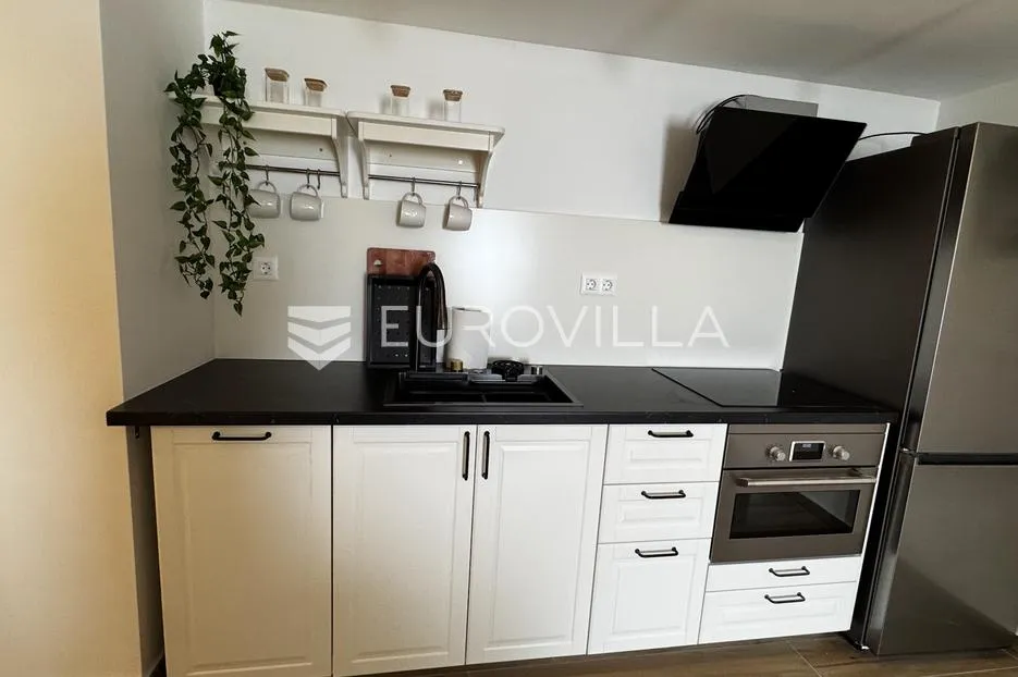 kaštela, kaštel sućurac, predivna kamena kuća uz more - slika 5