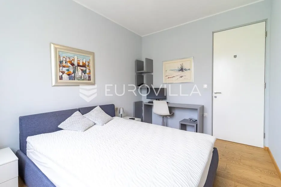 opatija, volosko, luksuzan penthaus 267 m², krovna terasa s jacuzzijem - slika 33