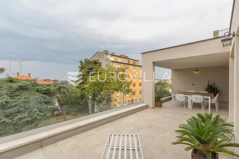 istra, pula, potpuno renovirana austrougarska villa u srcu pule - slika 35