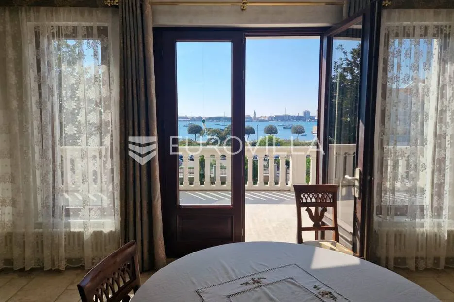 umag, vila prvi red do mora - slika 4