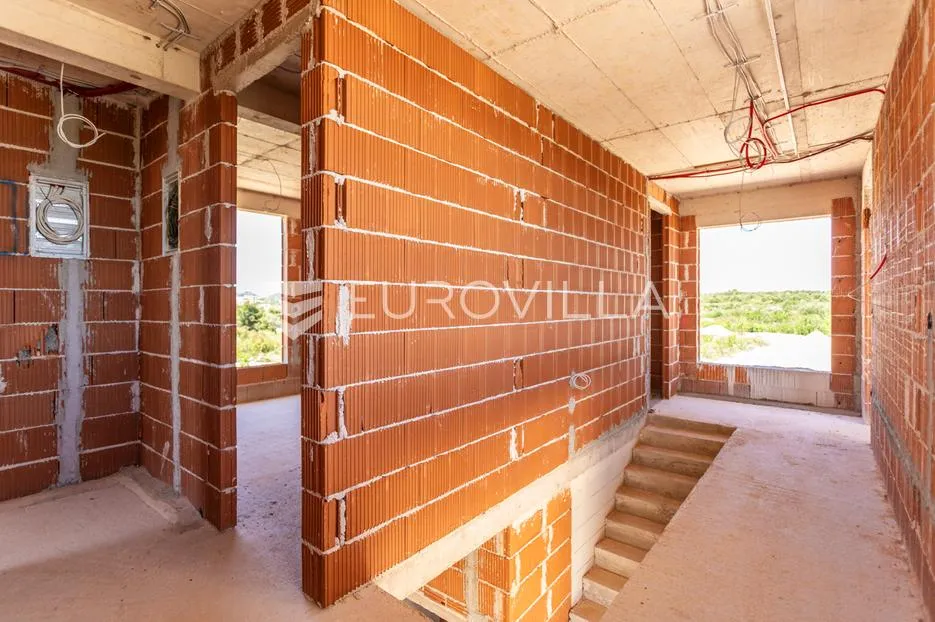 vodice, premium vila s bazenom i jacuzzijem u izgradnji, zemljište 600 m² - slika 15