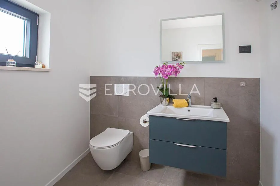 istra, vodnjan, dva renovirana stambena objekta s jacuzzijem na mirnoj lokaciji - slika 27