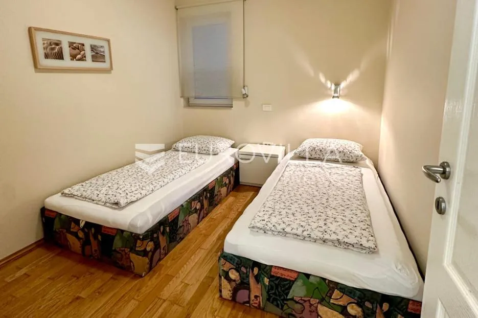 crikvenica, zimski najam, trosoban stan, prvi red do mora površine 70 m² - slika 5