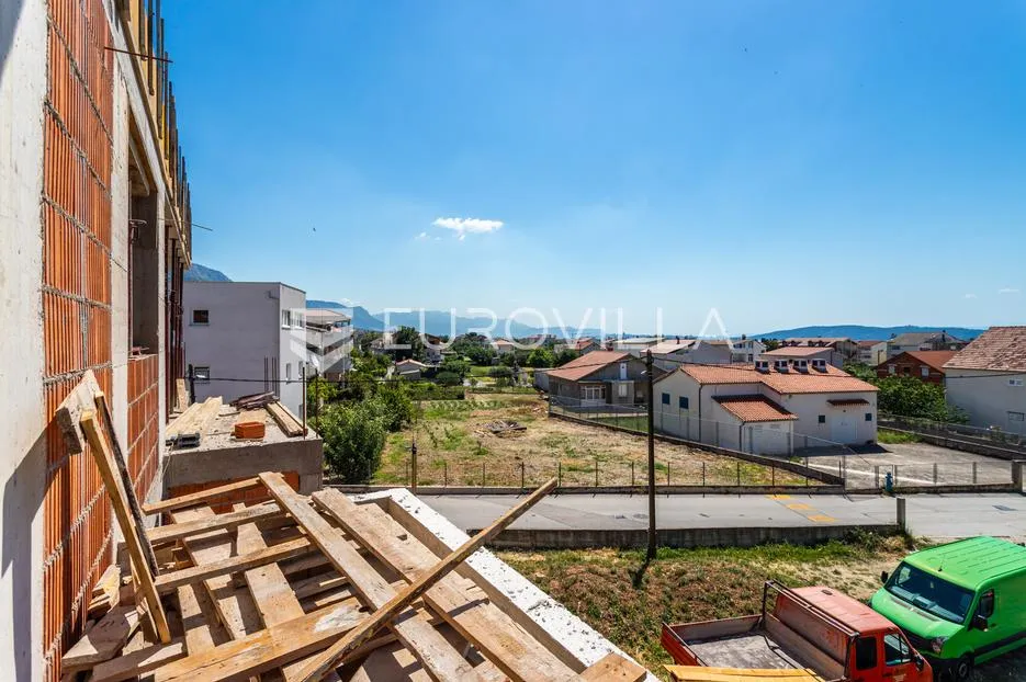 kaštel lukšić, trosoban penthouse s krovnom terasom i dva parkirna mjesta - slika 25