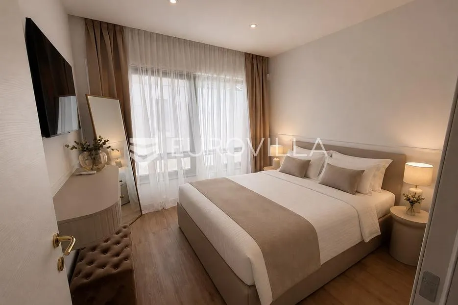 pula, veli vrh, moderna samostojeća vila s grijanim bazenom, teretanom, konobom, garažom - slika 24