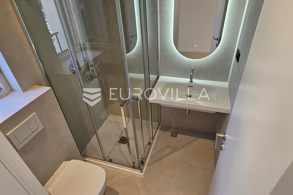 kaštela, penthouse od 102 m² treći kat s garažom povezan liftom - slika 15