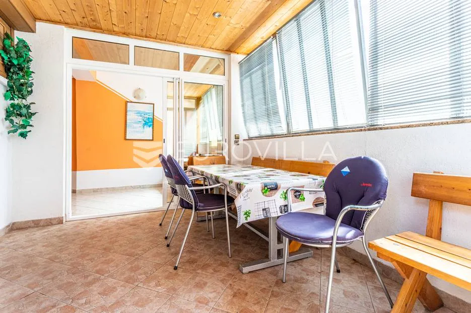vodice, trosoban stan u blizini mora - slika 4