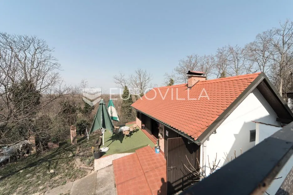 osijek, bijelo brdo, prodaje se vikendica sa vinskim podrumom i uređenom konobom - slika 6