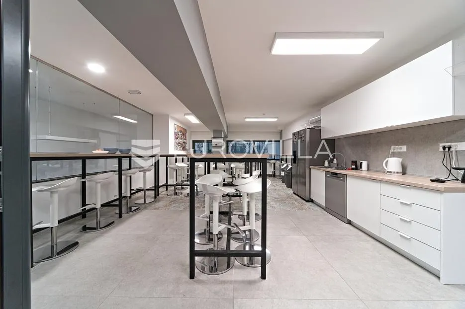 osijek, centar, poslovni prostor od 500 m² na tri etaže - slika 7