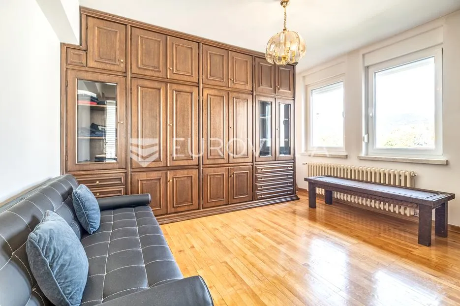 zagreb, remetska cesta, prekrasna vila za najam s vrtom - slika 11