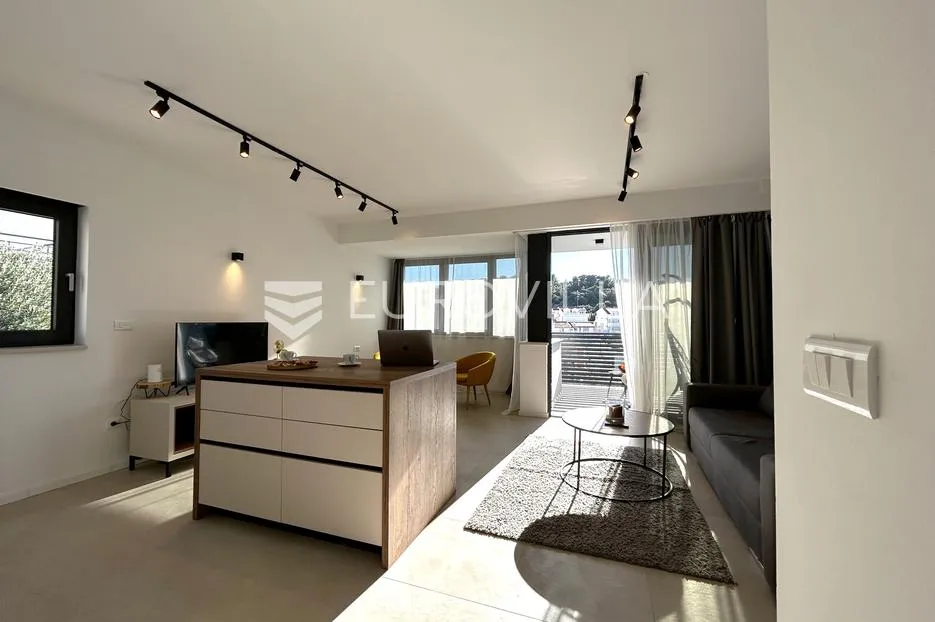 hvar, apartmanska vila sa pet uređenih apartmana - slika 41