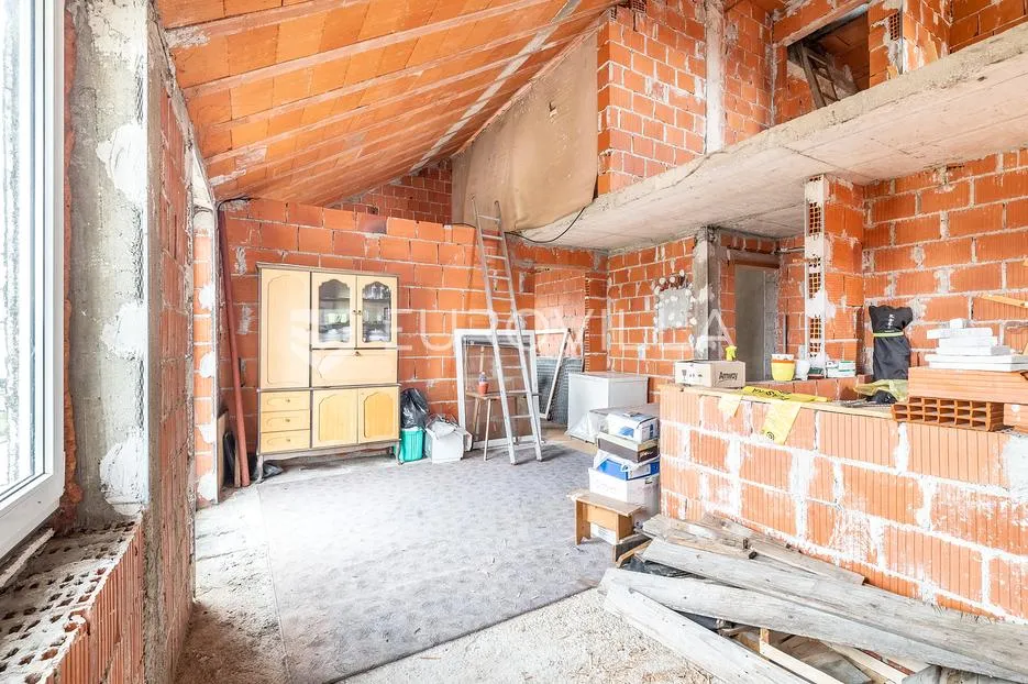 zagreb, sesvete, stambeno poslovna roh bau kuća 410 m2 - slika 9