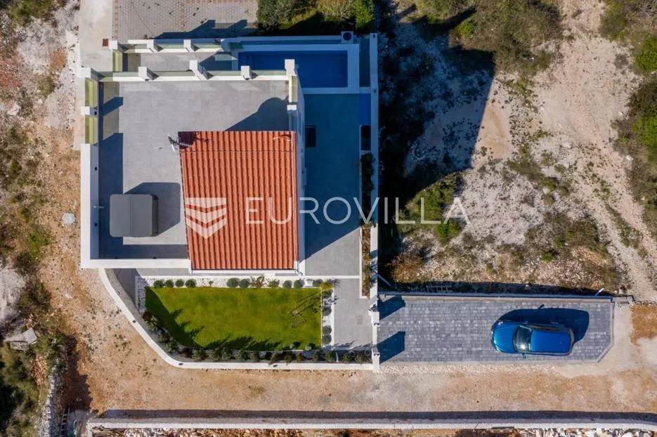 rogoznica, moderna vila na jedinstvenoj lokaciji - slika 4