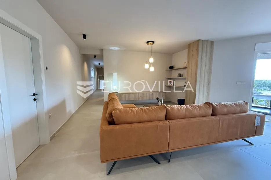 istra, barban, luksuzna vila 180 m² s bazenom i jacuzzijem na mirnoj lokaciji - slika 10