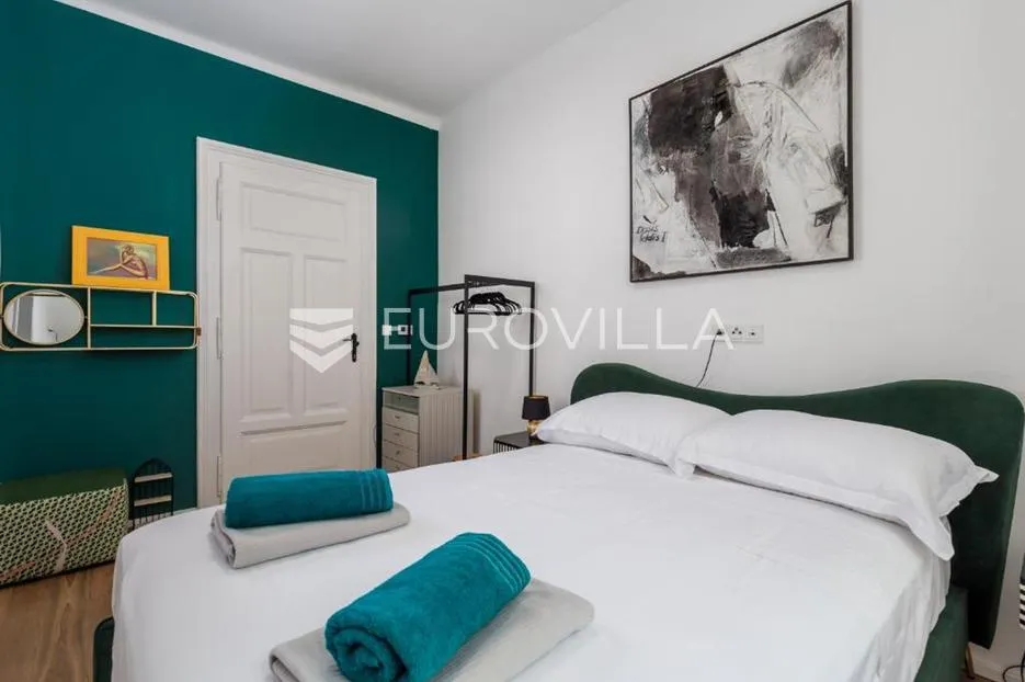 opatija, adaptiran stan 100 m², drugi red do mora, dva balkona - slika 10