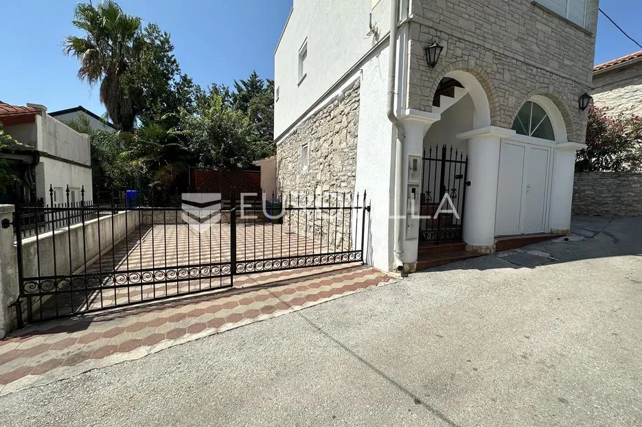 istra, medulin samostojeća kuća 130 m² s prekrasnom krovnom terasom i pogledom more - slika 2
