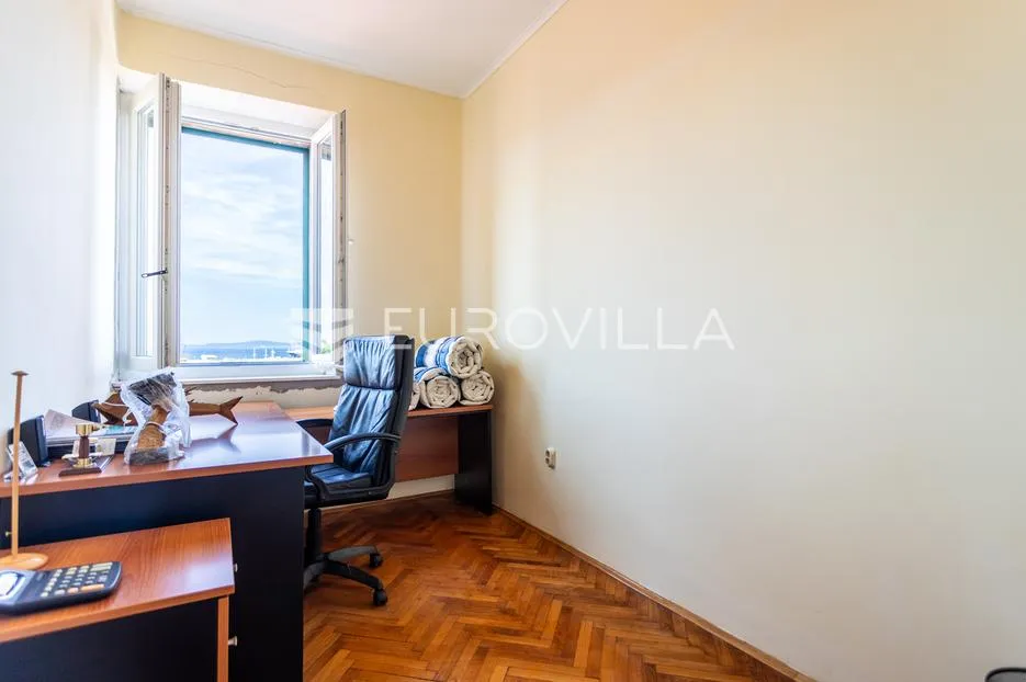 split, bačvice, komforan dvosoban stan površine 67 m² - slika 2
