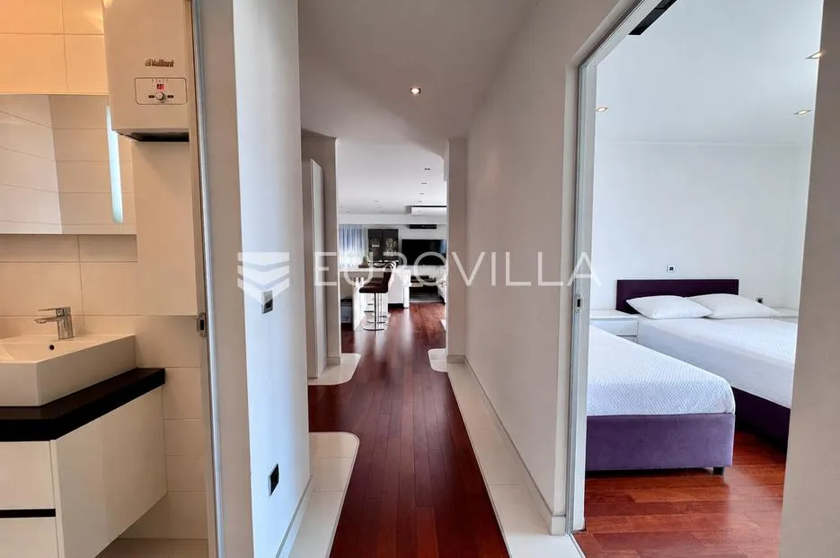 crikvenica, ekskluzivan trosoban stan 102,61 m², samo 50 m do mora, pogled na more - slika 12