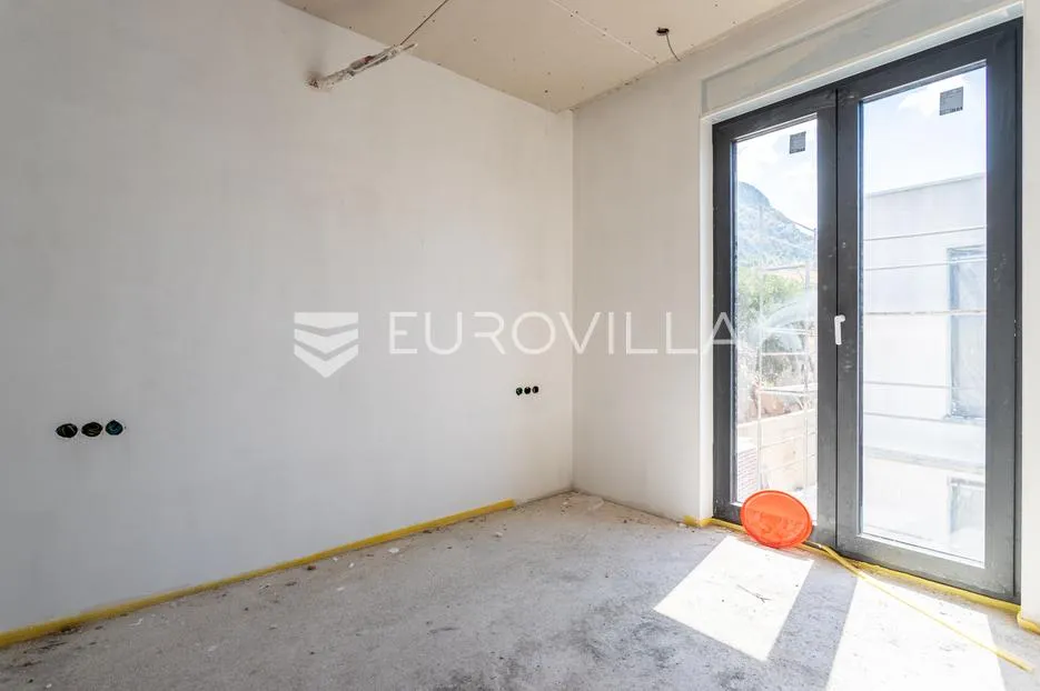 makarska, ekskluzivan penthouse s bazenom i panoramskim pogledom na more - slika 7
