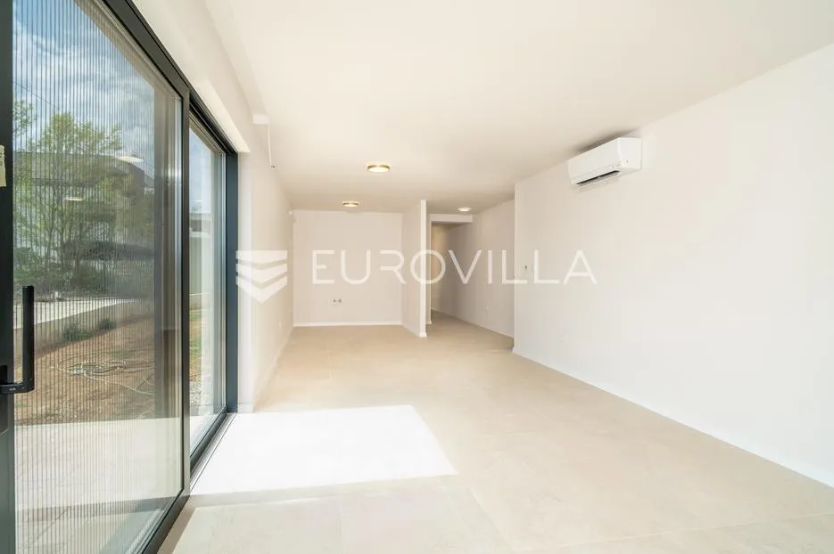 zadar, privlaka, luksuzni dvosoban stan 1. red do mora, 107,60 m² - slika 2