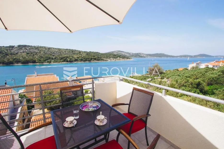 kaprije, prekrasna kuća s apartmanima, 180 m² - slika 29