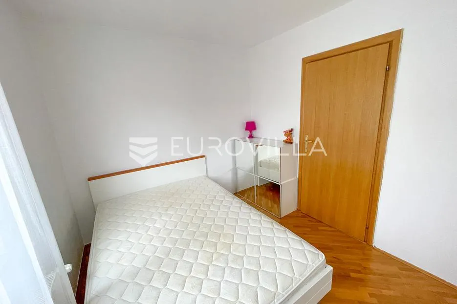 osijek gornji grad, prostran trosoban stan za najam 72,37 m², s privatnim parkirnim mjestom - slika 8