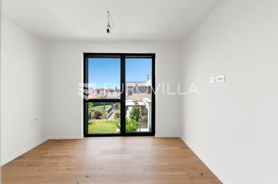 istra, novigrad, stan s 2 spavaće sobe na 1. katu 98 m² parkirno mjesto - slika 21