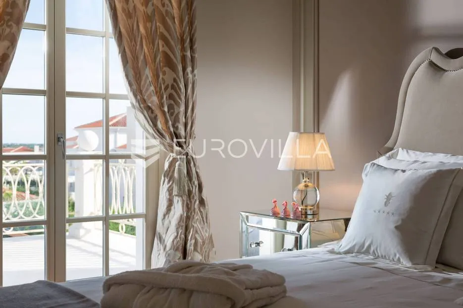 istra, vabriga, raskošna samostojeća vila od 511 m2 na velikoj okućnici - slika 20
