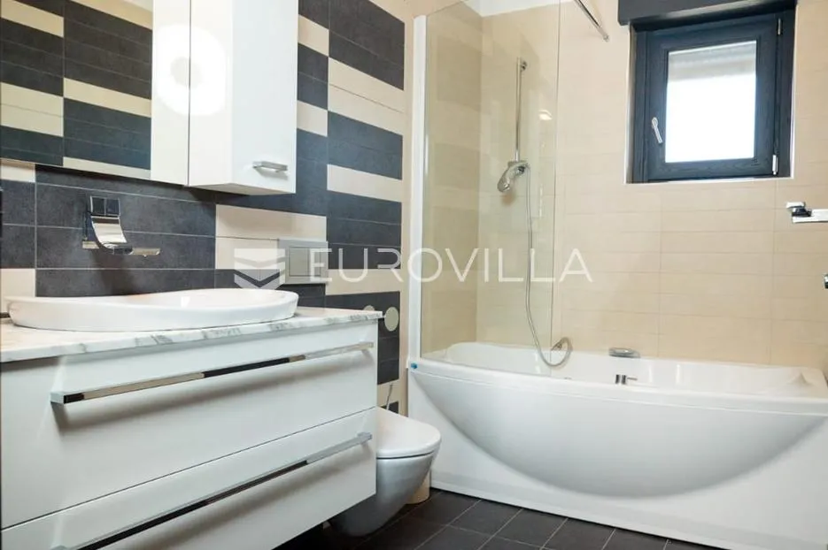 pula, dolinka, luksuzan trosoban stan 129 m², novogradnja, blizina mora i centra - slika 12