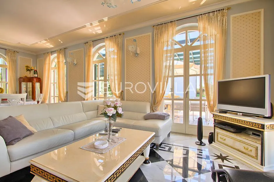 poreč, ekskluzivna vila s 430 m2, atraktivna lokacija - slika 33