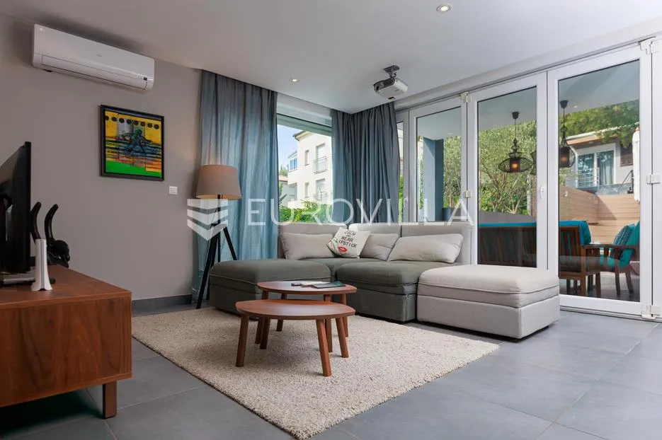 crikvenica, dramalj, moderan trosoban apartman s jacuzzijem, vrtom, bazenom i pogledom na more - slika 5