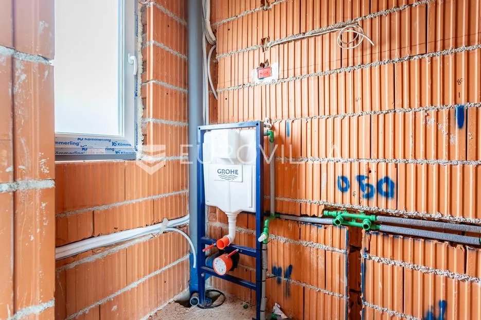 kaštel lukšić, trosoban penthouse s krovnom terasom i dva parkirna mjesta - slika 26