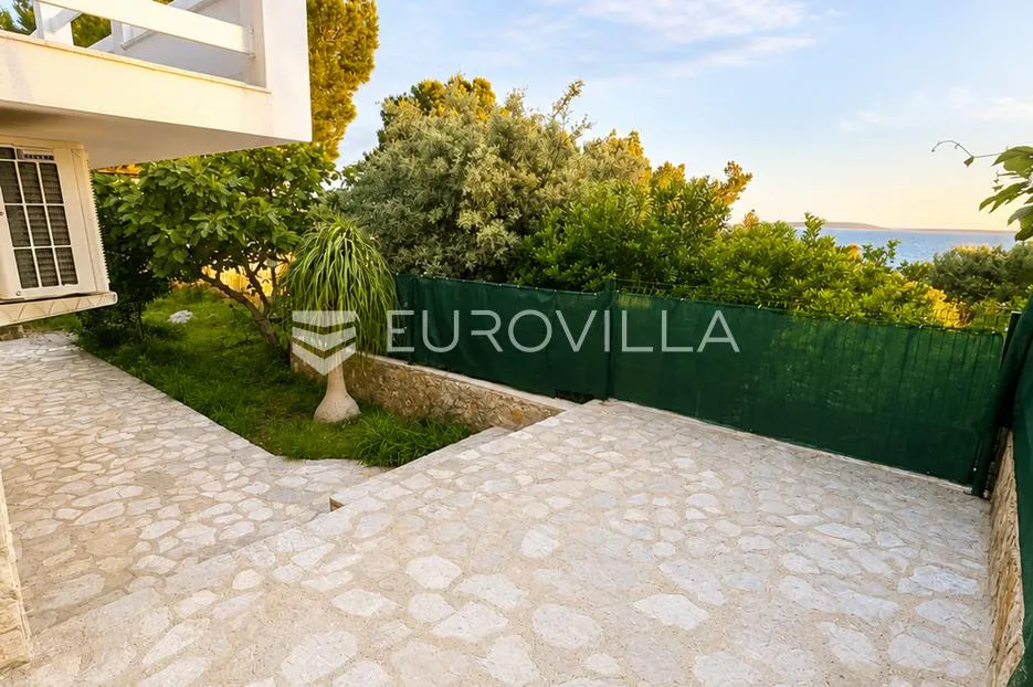 cres, martinšćica, samostojeća kuća 148 m², dva apartmana, samo 150 m od mora - slika 16
