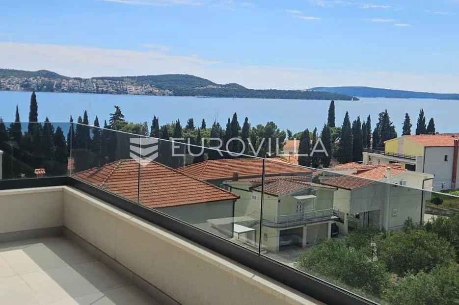 Trogir,, Seget, penthouse od 107 m² novogradnji s garažom i liftom - Seget Donji