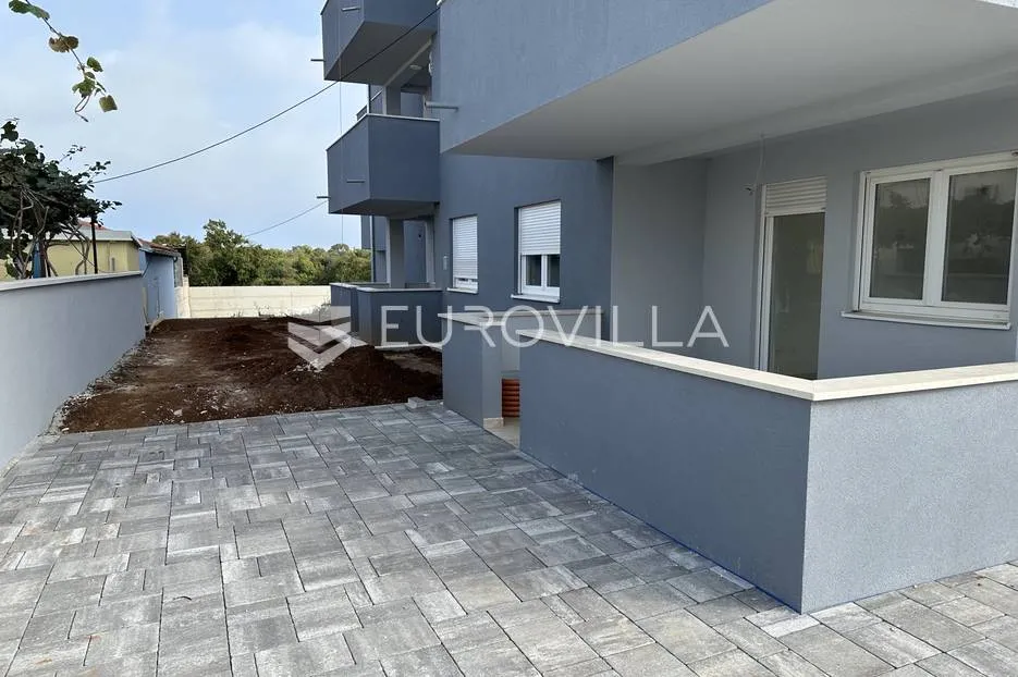 šišan, trosoban stan nkp 67 m2 i velikim vrtom od 204 m2 - slika 28