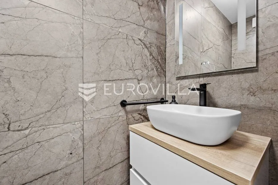 istra, medulin, prekrasna moderna dvojna vila 220 m² - slika 112