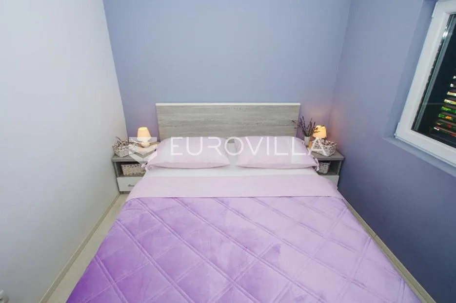 kaprije, prekrasna kuća s apartmanima, 180 m² - slika 13