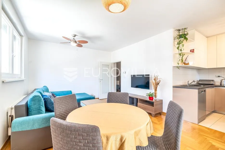 zagreb, pešćenica, dvosoban stan 60 m² s loggiom - slika 3