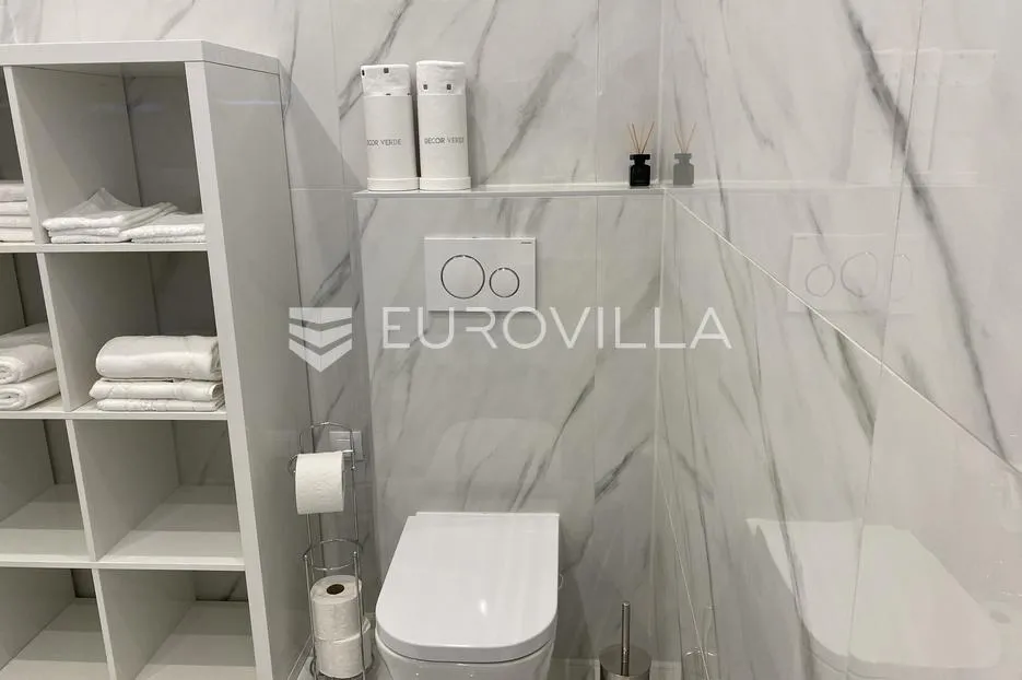 istra, pula, luksuzan, moderno opremljen trosoban stan 85 m² - slika 14