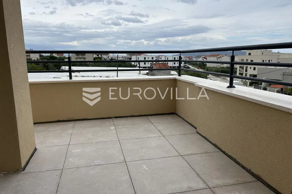 kaštel lukšić, četverosobni penthouse neto korisne površine od 112,08 m² s krovnom terasom - slika 16