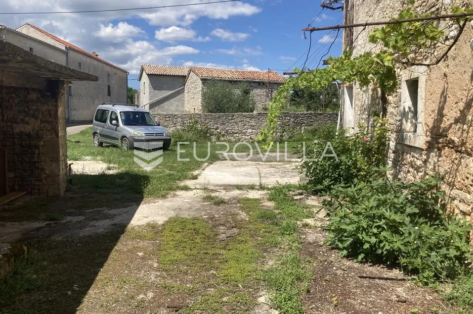 istra, šajini, kamena kuća sa šternom 166m2 za adaptaciju - slika 22