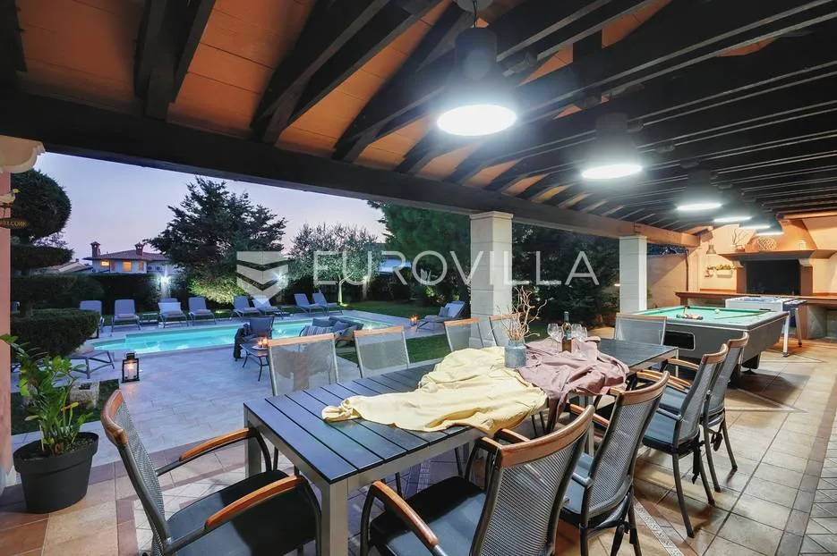 pula, veli vrh - prekrasna luksuzna i moderna kuća 347 m2 s bazenom 27 m2 - slika 19