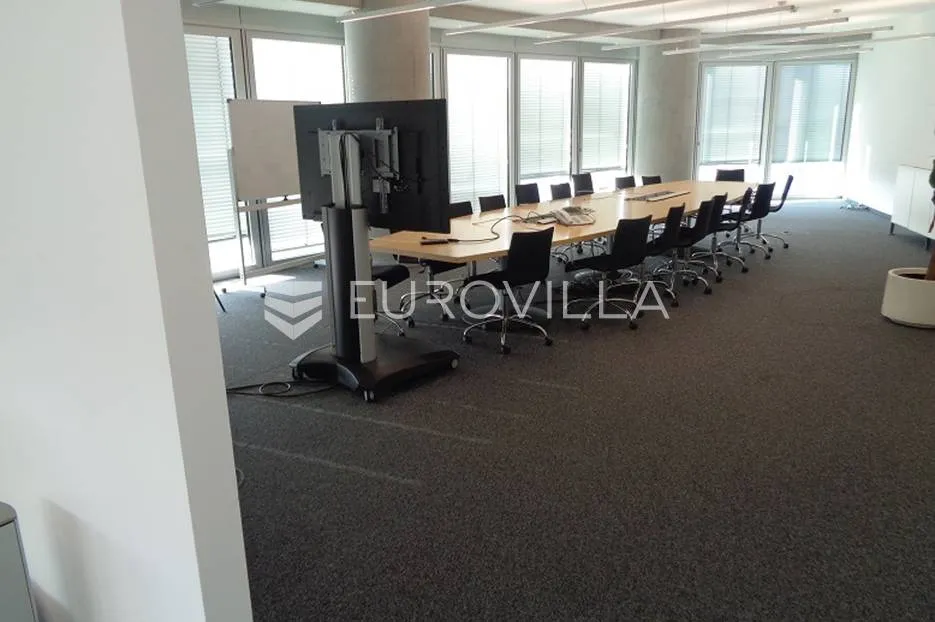 sky office, luksuzni poslovni prostor za zakup - slika 13