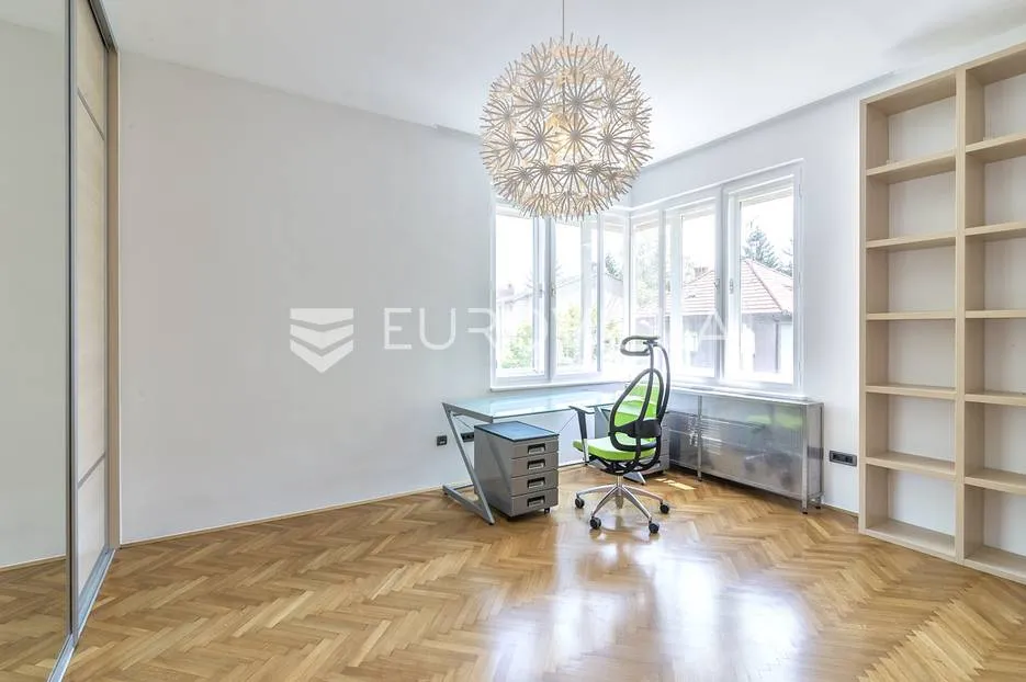 šalata prekrasna renovirana obiteljska vila 400 m² - slika 10