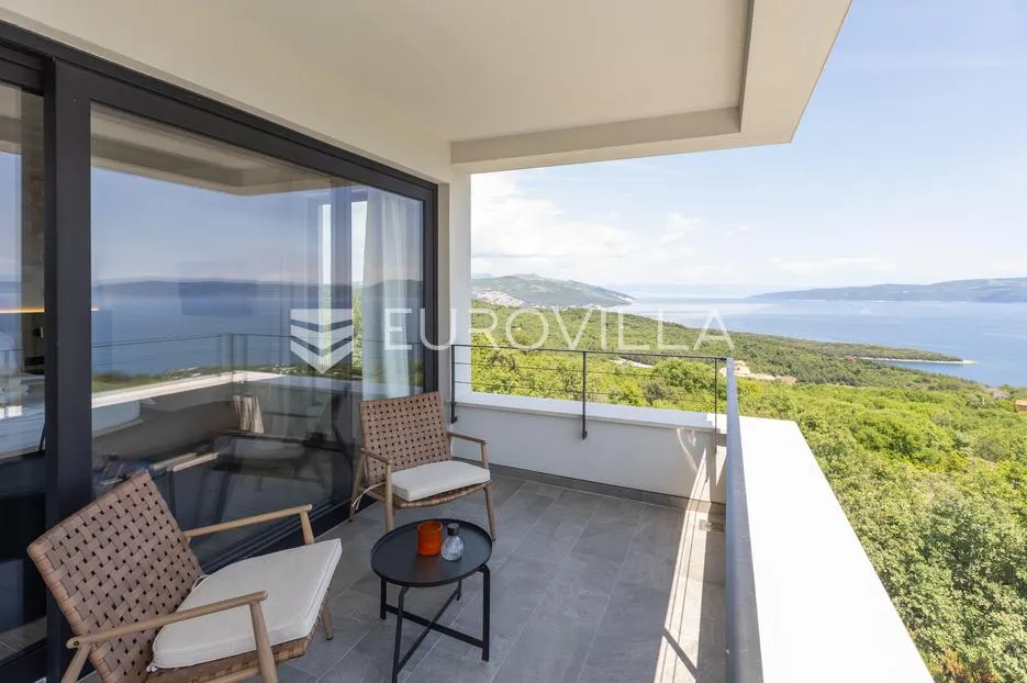 istra, okolica labina, prekrasna villa očaravajućeg pogleda na kvarner na izoliranoj lokaciji - slika 46