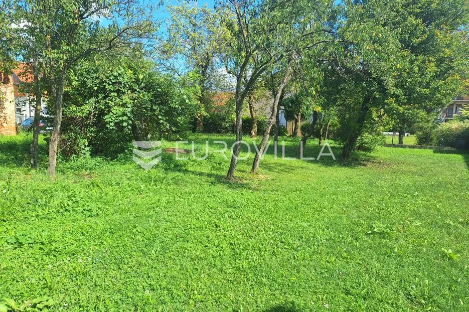 karlovac, švarča, građevinsko zemljše 1612 m² na mirnoj lokaciji - slika 4