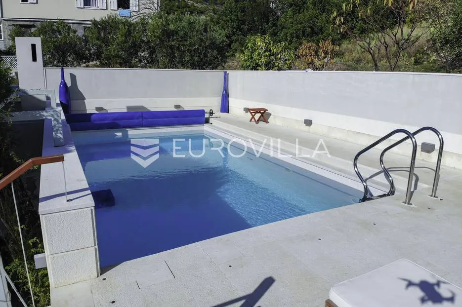 vis, mediteranska vila s bazenom i pogledom na more - slika 6