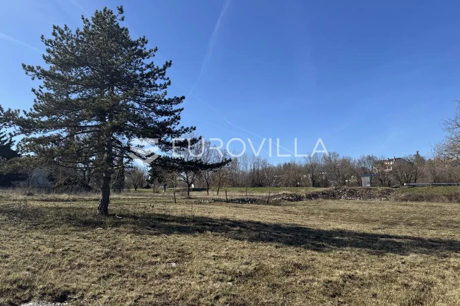 Istra, Poreč, okolica - građevinsko zemljište 1059 m2 na odličnoj poziciji - Tinjan