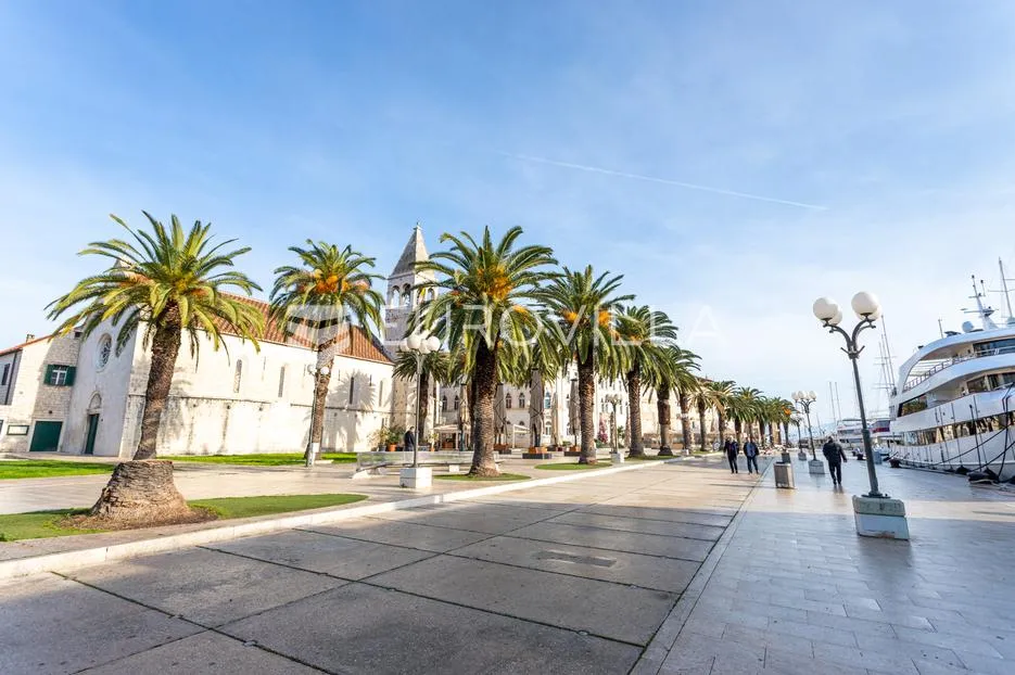 trogir, čiovo, građevinsko zemljište s pogledom na grad - slika 2