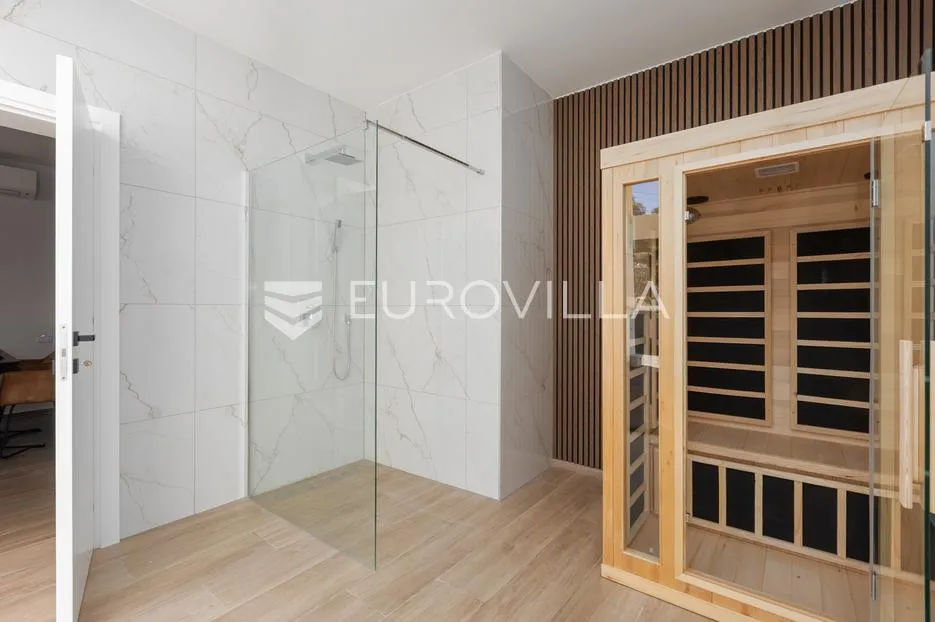 istra, poreč, suvremena kuća s privatnim vrtom, jacuzzijem i saunom - slika 5